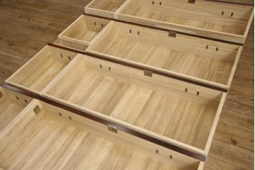 中古　美品　岩谷堂箪笥　北国2号　重厚な雰囲気の収納棚付き衣装箪笥(整理タンス、和タンス、引き出し、上下バラ売り可能)(定価約96万円)(R-059256)