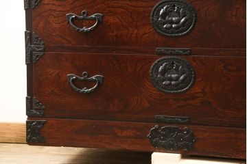 中古　美品　岩谷堂箪笥　北国2号　重厚な雰囲気の収納棚付き衣装箪笥(整理タンス、和タンス、引き出し、上下バラ売り可能)(定価約96万円)(R-059256)