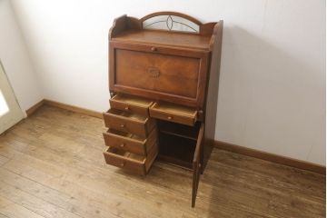 中古　美品　三越　Brugge(ブルージュ)　オーク材　ステンドグラスがアクセントのライティングビューロー(定価約27万円)(簿記机、ワークデスク、在宅ワーク用、在宅用)(R-059259)