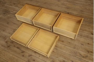中古　美品　三越　Brugge(ブルージュ)　オーク材　ステンドグラスがアクセントのライティングビューロー(定価約27万円)(簿記机、ワークデスク、在宅ワーク用、在宅用)(R-059259)