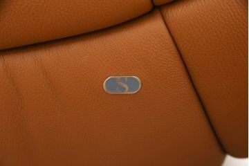 中古　美品　デセデ(de Sede)　フーゴ・デ・ロイターデザイン　DS-166　ゆったりとしたくつろぎの時間を演出する総本革張りの1人掛けリクライニングソファ&オットマンセット(レザー、スツール、1P)(定価約120万円)(R-059263)