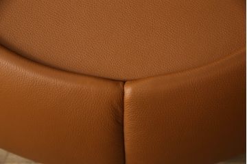 中古　美品　デセデ(de Sede)　フーゴ・デ・ロイターデザイン　DS-166　ゆったりとしたくつろぎの時間を演出する総本革張りの1人掛けリクライニングソファ&オットマンセット(レザー、スツール、1P)(定価約120万円)(R-059263)