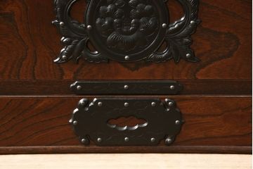 中古　美品　岩谷堂箪笥　桜木作　野郎タンス5段100　重厚な雰囲気漂う衣装箪笥(定価約45万円)(和タンス、整理箪笥、引き出し)(R-059264)