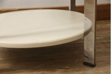 中古　Poltrona Frau(ポルトローナフラウ)　Carlo Colombo(カルロ・コンボ)デザイン　TAVOLO REGOLO(タボロ レゴロ)　異素材の組み合わせがスタイリッシュな雰囲気を高めるサイドテーブル(ラウンドテーブル、コーヒーテーブル、ローテーブル)(定価約30万円)(R-059268)