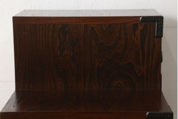 中古　美品　岩谷堂箪笥　黒々とした金具が存在感を放つ階段箪笥(和タンス、収納箪笥)(R-059272)