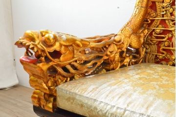 ヴィンテージ家具　超激レア!!　中国美術　王座デザイン　皇帝　黄金に輝く龍の彫刻が高貴な雰囲気を高める3人掛けソファ(ソファベンチ、3P、ビンテージ、チェア、イス、椅子)(R-059282)