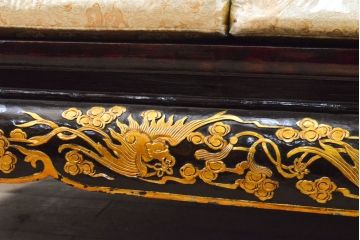 ヴィンテージ家具　超激レア!!　中国美術　王座デザイン　皇帝　黄金に輝く龍の彫刻が高貴な雰囲気を高める3人掛けソファ(ソファベンチ、3P、ビンテージ、チェア、イス、椅子)(R-059282)