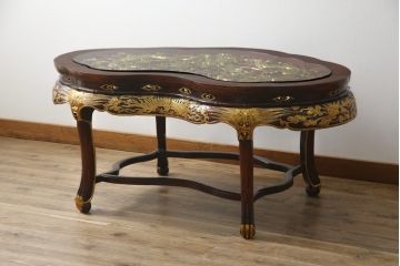 ヴィンテージ家具　超激レア!!　中国美術　王座デザイン　皇帝　まるで美術品のよう、黄金に輝く龍の彫刻が魅力的なセンターテーブル(コーヒーテーブル、ローテーブル、リビングテーブル、ビンテージ)(R-059283)