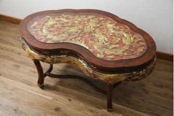 ヴィンテージ家具　超激レア!!　中国美術　王座デザイン　皇帝　まるで美術品のよう、黄金に輝く龍の彫刻が魅力的なセンターテーブル(コーヒーテーブル、ローテーブル、リビングテーブル、ビンテージ)(R-059283)
