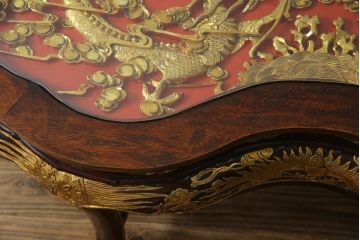 ヴィンテージ家具　超激レア!!　中国美術　王座デザイン　皇帝　まるで美術品のよう、黄金に輝く龍の彫刻が魅力的なセンターテーブル(コーヒーテーブル、ローテーブル、リビングテーブル、ビンテージ)(R-059283)