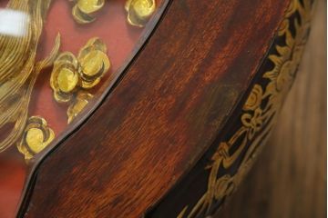 ヴィンテージ家具　超激レア!!　中国美術　王座デザイン　皇帝　まるで美術品のよう、黄金に輝く龍の彫刻が魅力的なセンターテーブル(コーヒーテーブル、ローテーブル、リビングテーブル、ビンテージ)(R-059283)