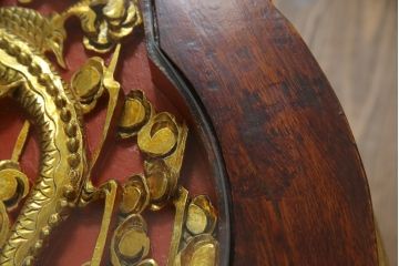 ヴィンテージ家具　超激レア!!　中国美術　王座デザイン　皇帝　まるで美術品のよう、黄金に輝く龍の彫刻が魅力的なセンターテーブル(コーヒーテーブル、ローテーブル、リビングテーブル、ビンテージ)(R-059283)