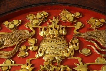 ヴィンテージ家具　超激レア!!　中国美術　王座デザイン　皇帝　まるで美術品のよう、黄金に輝く龍の彫刻が魅力的なセンターテーブル(コーヒーテーブル、ローテーブル、リビングテーブル、ビンテージ)(R-059283)