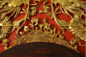 ヴィンテージ家具　超激レア!!　中国美術　王座デザイン　皇帝　まるで美術品のよう、黄金に輝く龍の彫刻が魅力的なセンターテーブル(コーヒーテーブル、ローテーブル、リビングテーブル、ビンテージ)(R-059283)