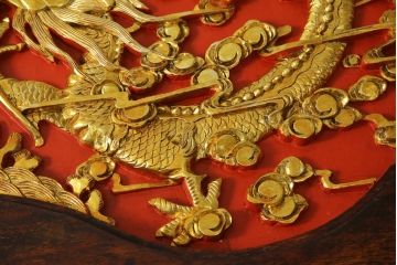 ヴィンテージ家具　超激レア!!　中国美術　王座デザイン　皇帝　まるで美術品のよう、黄金に輝く龍の彫刻が魅力的なセンターテーブル(コーヒーテーブル、ローテーブル、リビングテーブル、ビンテージ)(R-059283)