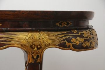 ヴィンテージ家具　超激レア!!　中国美術　王座デザイン　皇帝　まるで美術品のよう、黄金に輝く龍の彫刻が魅力的なセンターテーブル(コーヒーテーブル、ローテーブル、リビングテーブル、ビンテージ)(R-059283)
