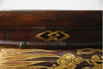 ヴィンテージ家具　超激レア!!　中国美術　王座デザイン　皇帝　まるで美術品のよう、黄金に輝く龍の彫刻が魅力的なセンターテーブル(コーヒーテーブル、ローテーブル、リビングテーブル、ビンテージ)(R-059283)