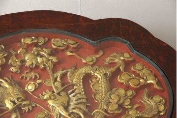 ヴィンテージ家具　超激レア!!　中国美術　王座デザイン　皇帝　まるで美術品のよう、黄金に輝く龍の彫刻が魅力的なサイドテーブル(コーヒーテーブル、ナイトテーブル、花台、電話台、ビンテージ)(R-059284)