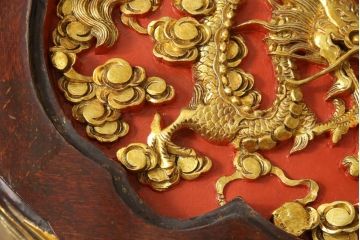 ヴィンテージ家具　超激レア!!　中国美術　王座デザイン　皇帝　まるで美術品のよう、黄金に輝く龍の彫刻が魅力的なサイドテーブル(コーヒーテーブル、ナイトテーブル、花台、電話台、ビンテージ)(R-059284)