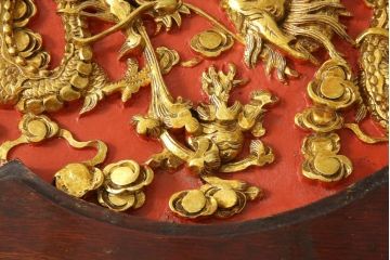ヴィンテージ家具　超激レア!!　中国美術　王座デザイン　皇帝　まるで美術品のよう、黄金に輝く龍の彫刻が魅力的なサイドテーブル(コーヒーテーブル、ナイトテーブル、花台、電話台、ビンテージ)(R-059284)