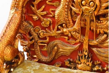 ヴィンテージ家具　超激レア!!　中国美術　王座デザイン　皇帝　黄金に輝く龍の彫刻が高貴な雰囲気を高める1人掛けソファ(1P、ビンテージ、アームソファ、アームチェア、イス、椅子)(R-059285)