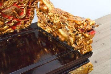 ヴィンテージ家具　超激レア!!　中国美術　王座デザイン　皇帝　黄金に輝く龍の彫刻が高貴な雰囲気を高める1人掛けソファ(1P、ビンテージ、アームソファ、アームチェア、イス、椅子)(R-059285)