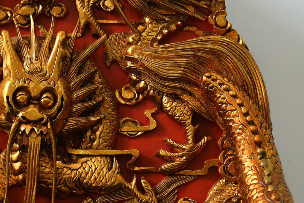 ヴィンテージ家具　超激レア!!　中国美術　皇帝・王座デザイン　黄金に輝く龍の彫刻が高貴なチェア　(R-059286)