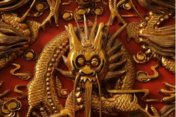 ヴィンテージ家具　超激レア!!　中国美術　皇帝・王座デザイン　黄金に輝く龍の彫刻が高貴なチェア　(R-059286)