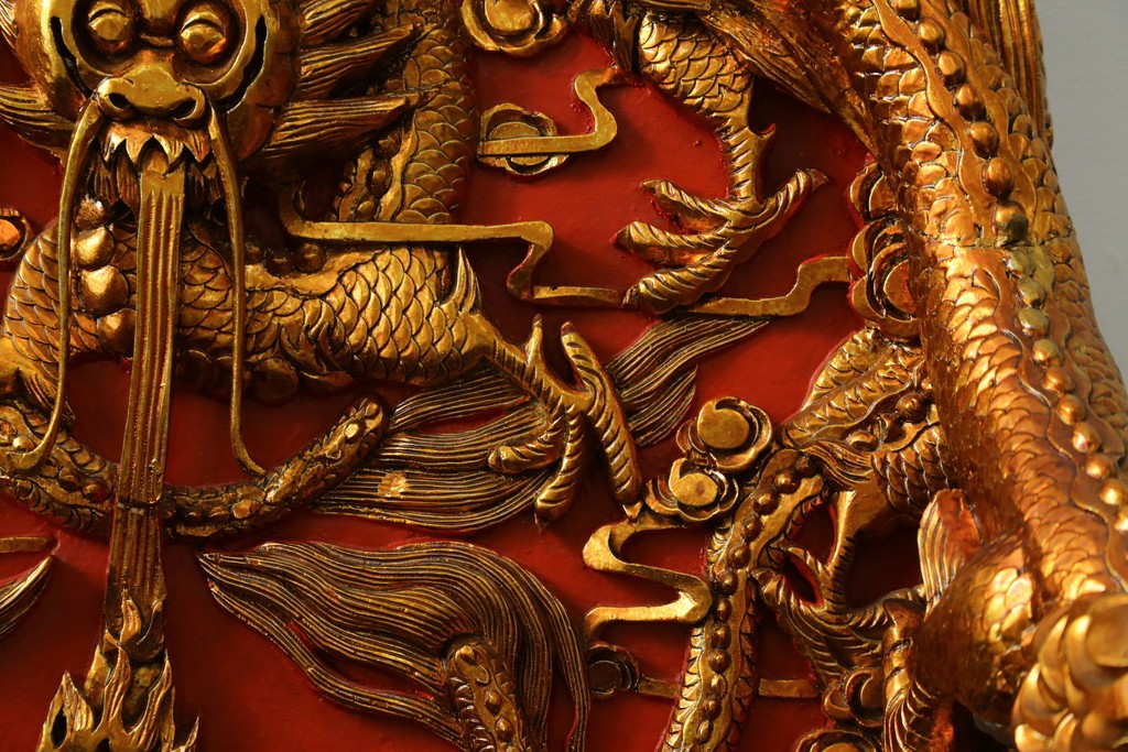 ヴィンテージ家具　超激レア!!　中国美術　皇帝・王座デザイン　黄金に輝く龍の彫刻が高貴なチェア　(R-059286)
