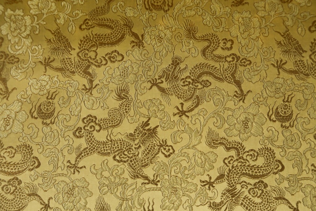 ヴィンテージ家具　超激レア!!　中国美術　皇帝・王座デザイン　黄金に輝く龍の彫刻が高貴なチェア　(R-059286)