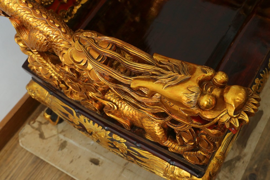 ヴィンテージ家具　超激レア!!　中国美術　皇帝・王座デザイン　黄金に輝く龍の彫刻が高貴なチェア　(R-059286)
