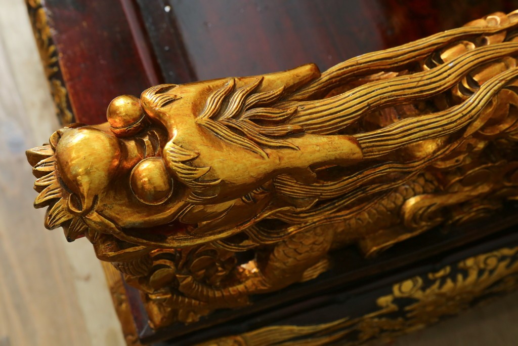 ヴィンテージ家具　超激レア!!　中国美術　皇帝・王座デザイン　黄金に輝く龍の彫刻が高貴なチェア　(R-059286)
