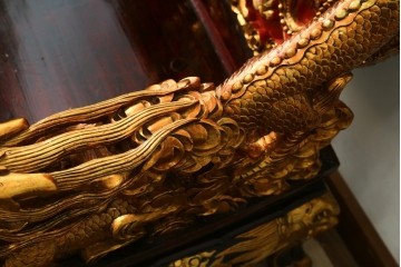 ヴィンテージ家具　超激レア!!　中国美術　皇帝・王座デザイン　黄金に輝く龍の彫刻が高貴なチェア　(R-059286)