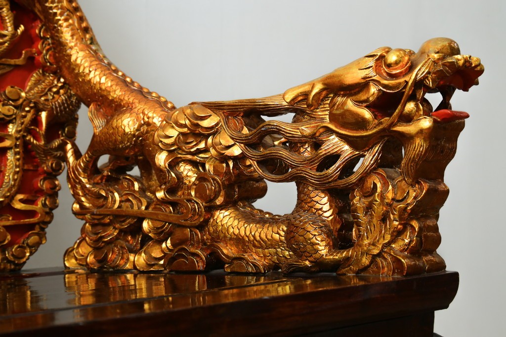 ヴィンテージ家具　超激レア!!　中国美術　皇帝・王座デザイン　黄金に輝く龍の彫刻が高貴なチェア　(R-059286)