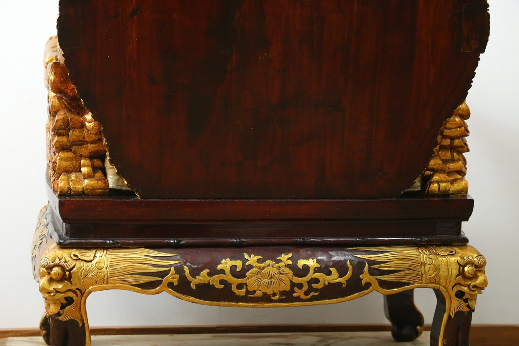 ヴィンテージ家具　超激レア!!　中国美術　皇帝・王座デザイン　黄金に輝く龍の彫刻が高貴なチェア　(R-059286)