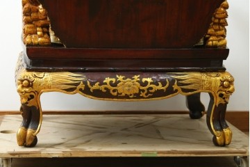 ヴィンテージ家具　超激レア!!　中国美術　皇帝・王座デザイン　黄金に輝く龍の彫刻が高貴なチェア　(R-059286)