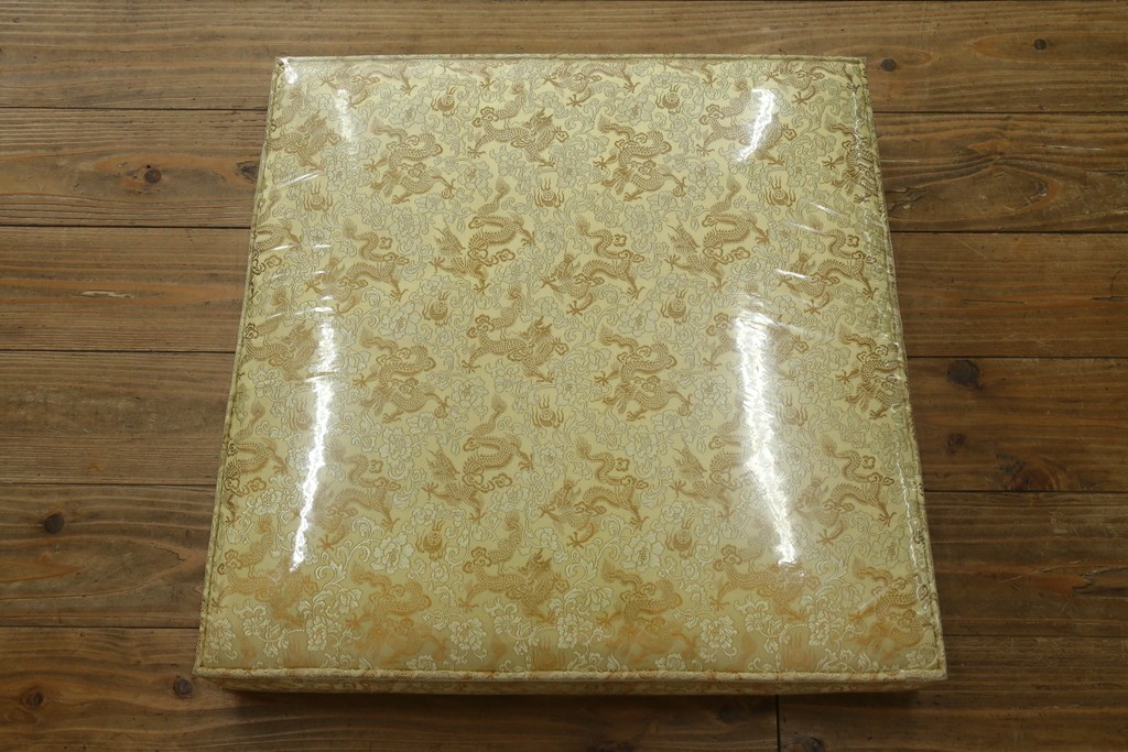 ヴィンテージ家具　超激レア!!　中国美術　皇帝・王座デザイン　黄金に輝く龍の彫刻が高貴なチェア　(R-059286)