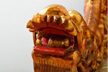 ヴィンテージ家具　超激レア!!　中国美術　王座デザイン　皇帝　黄金に輝く龍の彫刻が高貴な雰囲気を高める1人掛けソファ(1P、ビンテージ、アームソファ、アームチェア、イス、椅子)(R-059286)