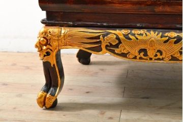 ヴィンテージ家具　超激レア!!　中国美術　王座デザイン　皇帝　黄金に輝く龍の彫刻が高貴な雰囲気を高める1人掛けソファ(1P、ビンテージ、アームソファ、アームチェア、イス、椅子)(R-059286)