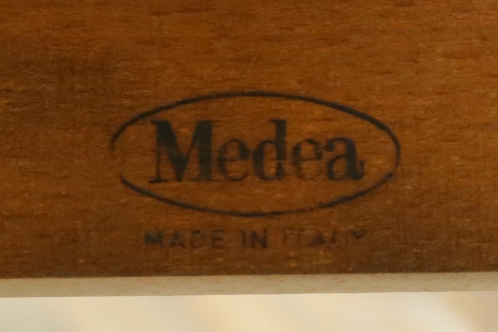 中古　美品　メデア(Medea)　上品でクラシカルな雰囲気が魅力のチェア4脚セット　定価4脚で約92万円　(R-059304)
