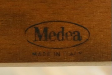 中古　美品　メデア(Medea)　上品でクラシカルな雰囲気が魅力のチェア4脚セット　定価4脚で約92万円　(R-059304)