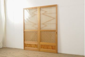 中古　美品　最高級　シンメトリーなデザインが目を引く組子入りガラス帯戸2枚セット(帯戸、引き戸、ガラス戸、建具)(R-059308)