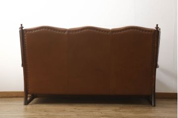 中古　美品　希少な絶版品　モリシゲ(MORISHIGE/森繁)　本革(レザー)　クラシカルな空間を演出する凝ったデザインが魅力の3人掛けソファ(三人掛け、3P)(定価約80万円)(R-059321)