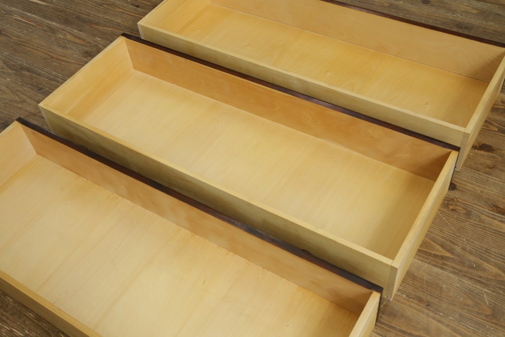 中古　美品　北海道民芸家具　上品な佇まいが魅力的なチェスト　(R-059336)
