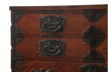 中古　美品　岩谷堂箪笥　風格のある佇まいが魅力的な衣装箪笥(収納タンス、和箪笥、整理箪笥、引き出し)(R-059337)