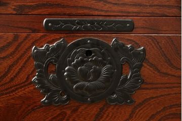 中古　美品　岩谷堂箪笥　風格のある佇まいが魅力的な衣装箪笥(収納タンス、和箪笥、整理箪笥、引き出し)(R-059337)