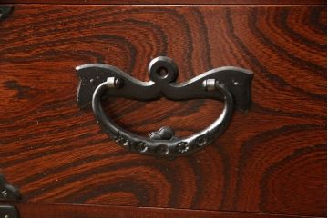 中古　美品　岩谷堂箪笥　風格のある佇まいが魅力的な衣装箪笥(収納タンス、和箪笥、整理箪笥、引き出し)(R-059337)