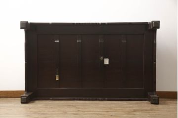中古　美品　大阪唐木指物　翠峰六作　漆塗り　紫檀(シタン)材　ガラス天板付き　細やかな牡丹の彫りこみが魅力的な座卓(定価約140万円)(ローテーブル)(R-059339)