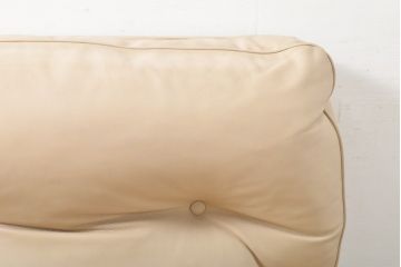 希少!!　中古　Poltrona Frau(ポルトローナフラウ)　EDOARDO(エドアル)　優雅なひと時を過ごせる総本革1人掛けソファ(レザーソファ、1P、一人掛け)(定価約88万円)(R-059358)