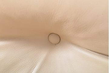 希少!!　中古　Poltrona Frau(ポルトローナフラウ)　EDOARDO(エドアル)　優雅なひと時を過ごせる総本革1人掛けソファ(レザーソファ、1P、一人掛け)(定価約88万円)(R-059358)